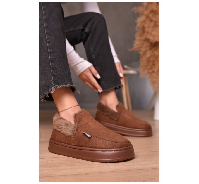 Капці домашні жіночі на хутрі коричневого кольору 206239L