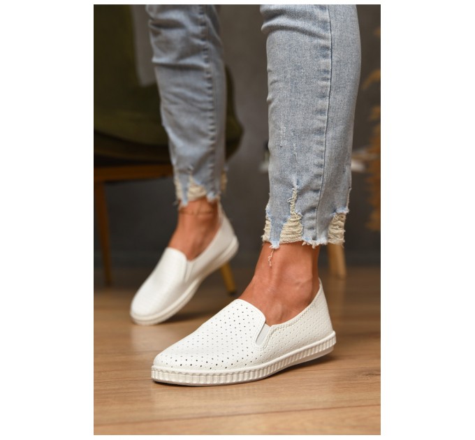 Мокасины женские белого цвета 173006L