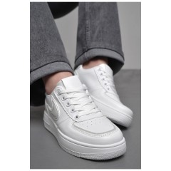 Кросівки жіночі білого кольору на шнурівці 174399L