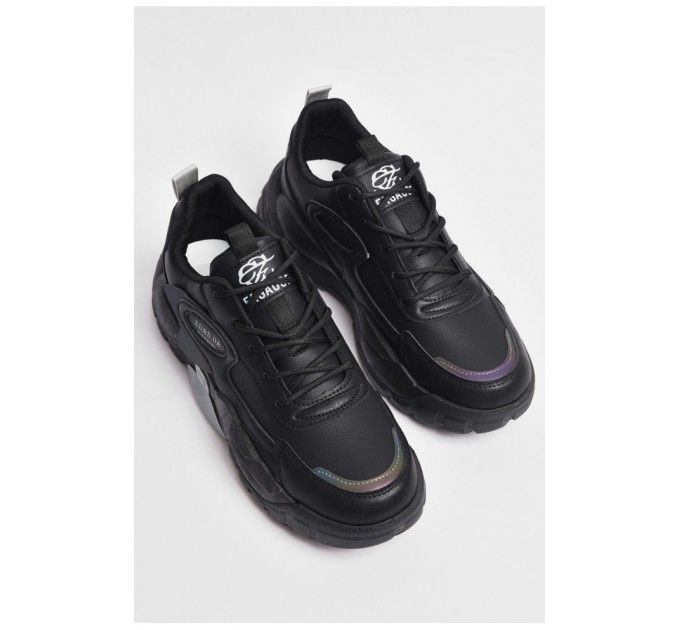 Кросівки чоловічі чорного кольору на шнурівці 177363L