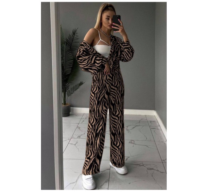 Костюм жіночий бежевого кольору 177374L