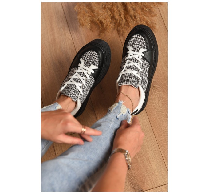 Кросівки жіночі чорно-білого кольору на шнурівці 178308L