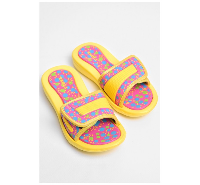 Шльопанці дитячі для дівчинки жовтого кольору 181293L