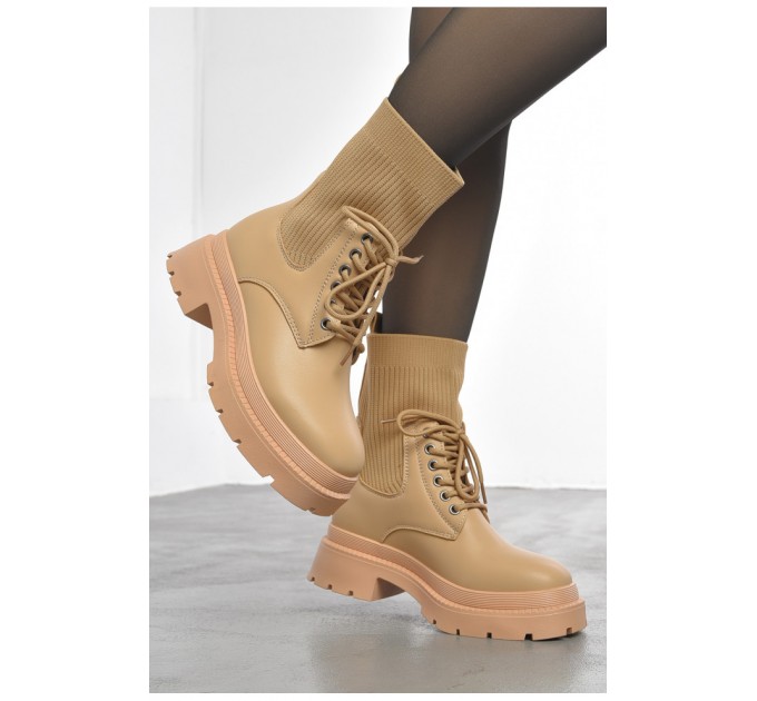 Черевики жіночі демісезонні бежевого кольору 193356L