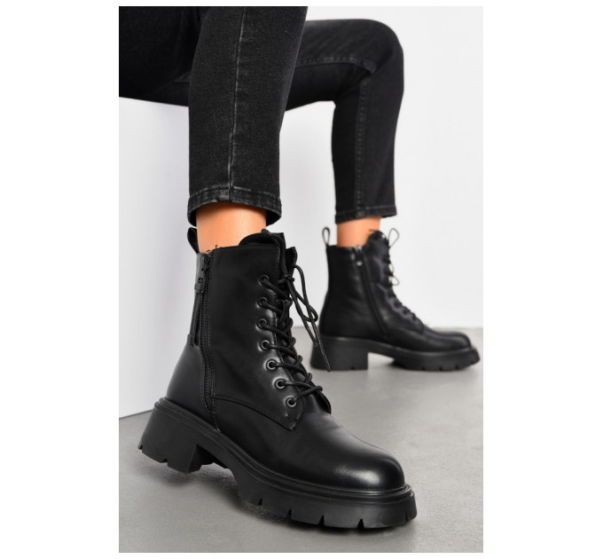 Черевики жіночі зимові чорного кольору 194057L