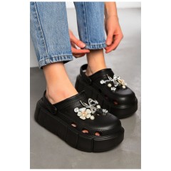 Крокси жіночі чорного кольору 197199L