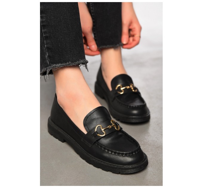 Туфли-лоферы женские черного цвета 197415L