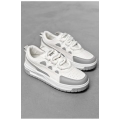 Кросівки чоловічі білого кольору на шнурівці 198371L