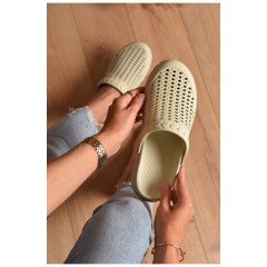 Крокси жіночі бежевого кольору 201014L