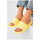 Шльопанці піна жіночі жовтого кольору 203727L