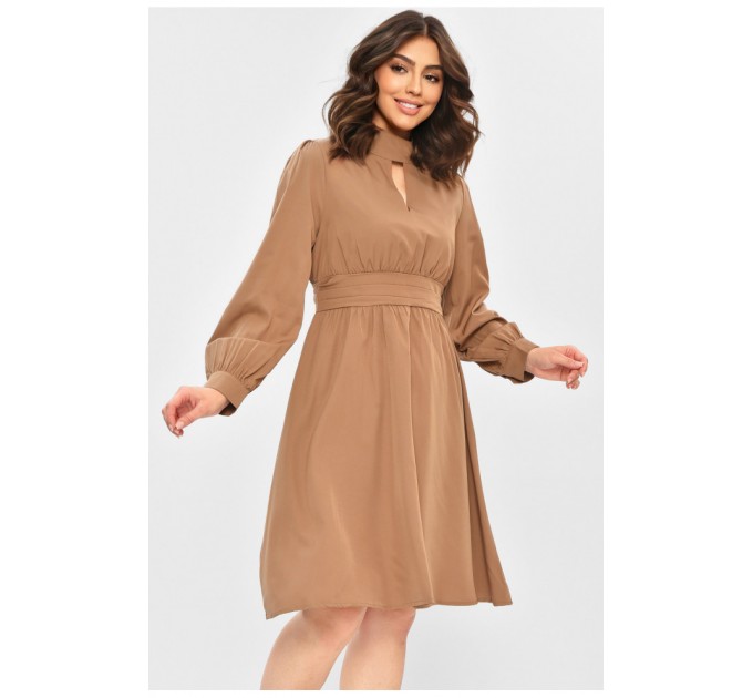 Платье женское однотонное бежевого цвета 203784L