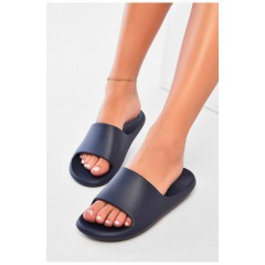 Шльопанці піна жіночі темно-синього кольору 204350L
