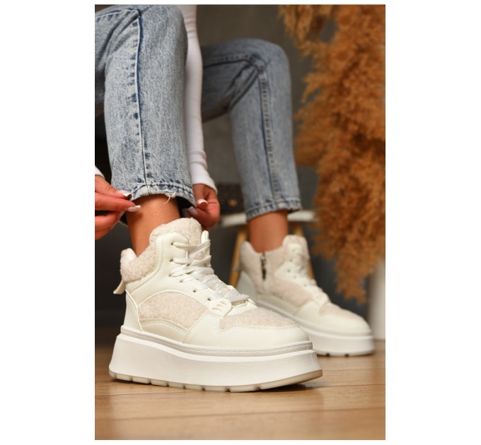 Ботинки женские зимние белого цвета 205710L