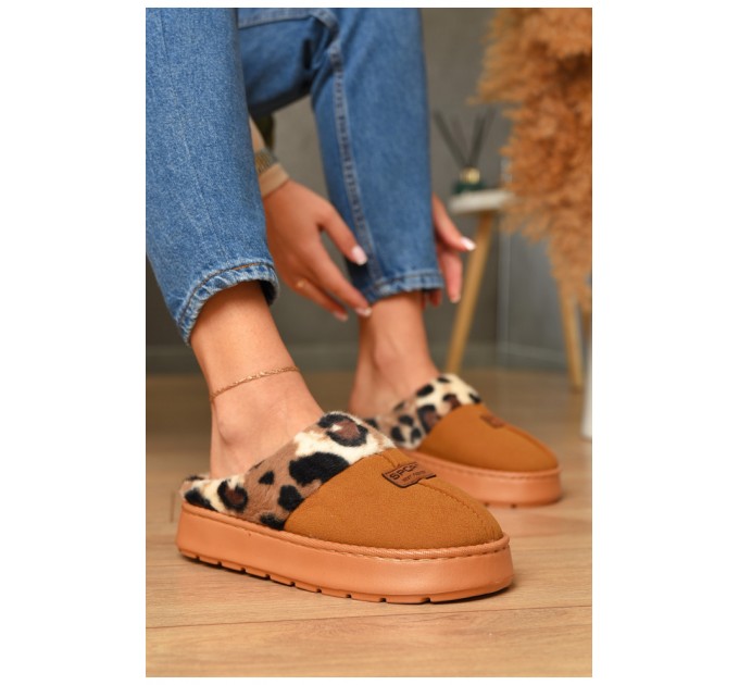 Домашні капці жіночі на хутрі бежевого кольору 206342L