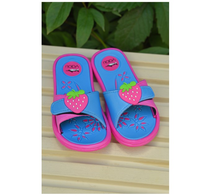 Шльопанці дитячі для дівчинки рожевого кольоу з полуницею 160098L