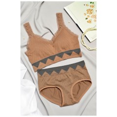 Комплект жіночий коричневого кольору чашка В 169572L