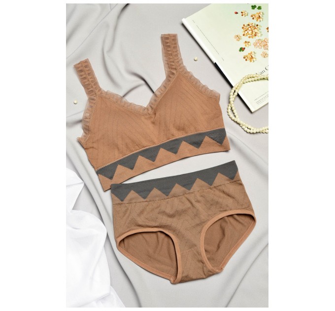 Комплект жіночий коричневого кольору чашка В 169572L