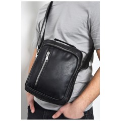 Сумка чоловіча через плече із екошкіри чорного кольору 171093L