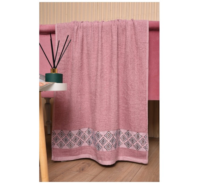 Полотенце банное махровое розового цвета 173609L
