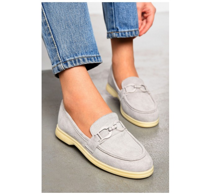 Туфли-лоферы женские серого цвета 178787L