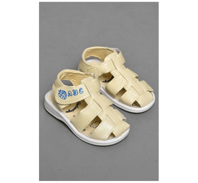 Сандалии детские для мальчика молочного цвета 183502L