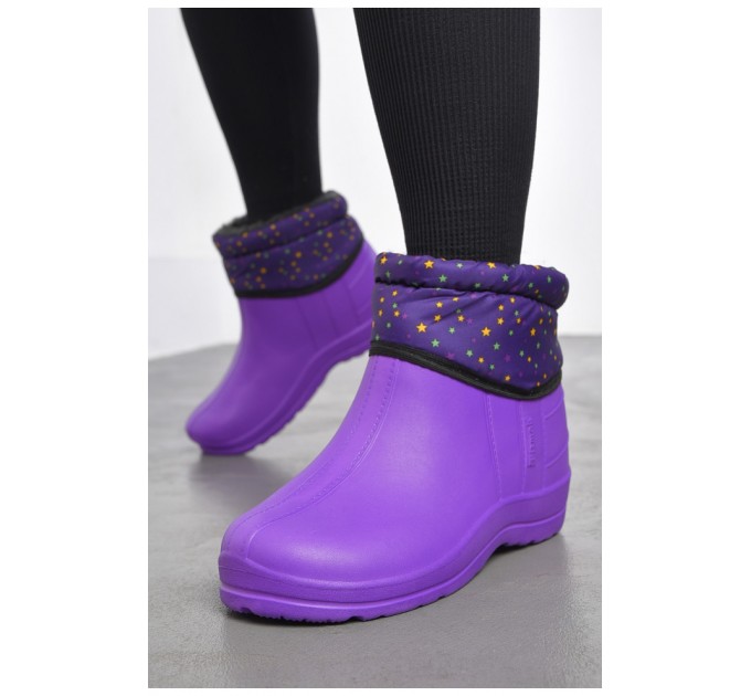 Дутики жіночі на хутрі фіолетового кольору з зірочками 185043L