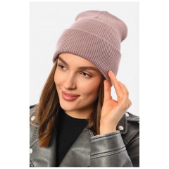 Шапка жіноча демісезонна темно-рожевого кольору 191885L
