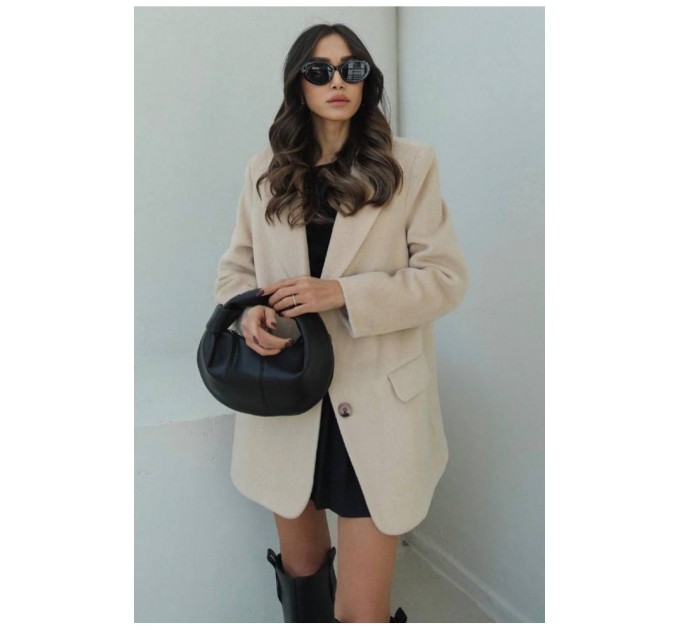 Пальто-пиджак женский бежевого цвета 192870L