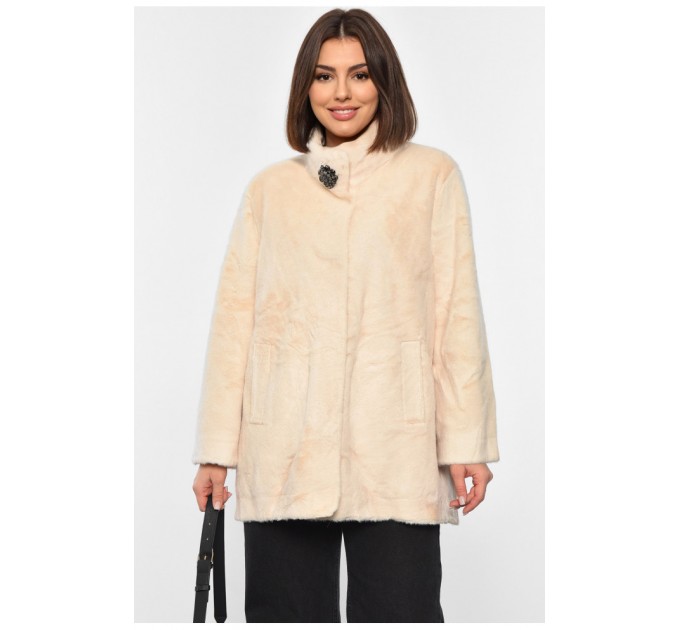 Шуба жіноча на штучному хутрі бежевого кольору 194545L