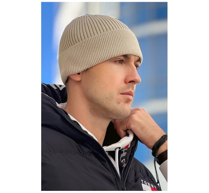 Шапка мужская демисезонная бежевого цвета 194605L