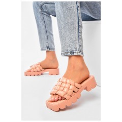 Шльопанці жіночі рожевого кольору 197565L