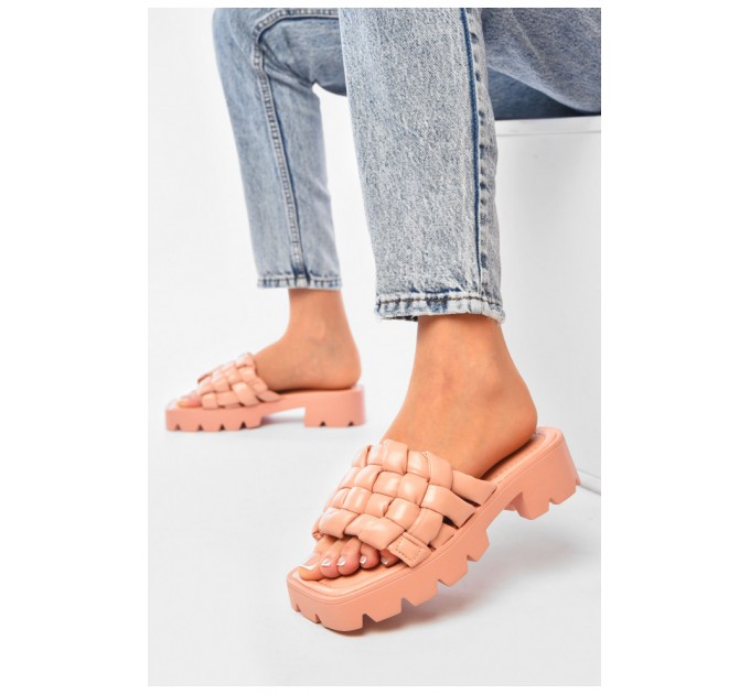 Шльопанці жіночі рожевого кольору 197565L