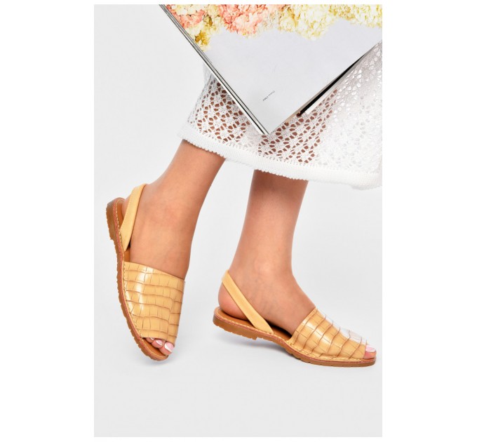 Босоножки женские бежевого цвета 202239L