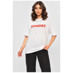 Футболка жіноча однотонна білого кольору з написом 203779L