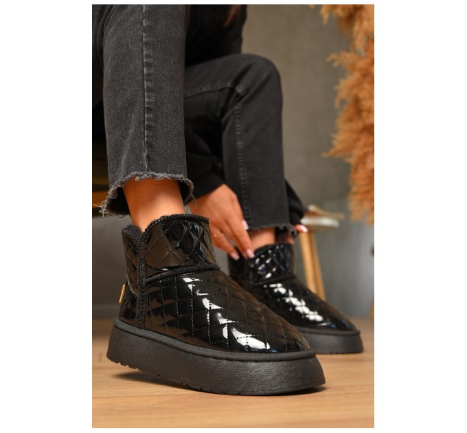 Уггі жіночі чорного кольору на хутрі 206202L