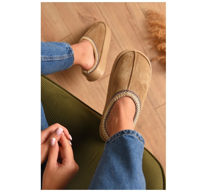 Домашні капці жіночі на хутрі молочного кольору 206347L