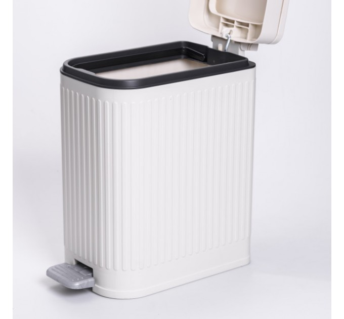 Мусорное ведро с педалью 23*15*32 см, белый