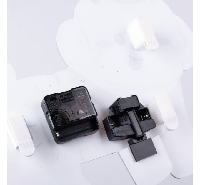 Часы настенные "Маленький друг" 42*32*5 см, белые