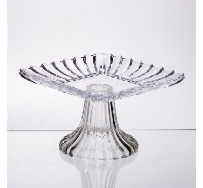 Тортівниця із товстого скла на ніжці 16*16*9 см квадратна