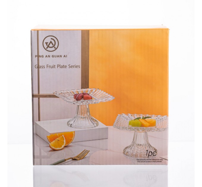 Тортівниця скляна на ніжці 16*16*9 см квадратна