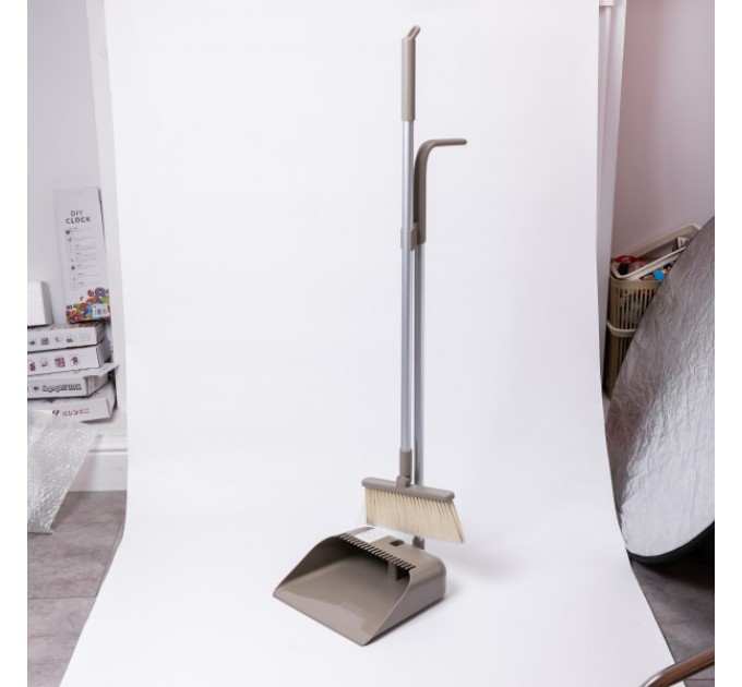 Набір для прибирання щітка та совок з довгою ручкою 82 см, сірий Набір для прибирання щітка та совок з довгою ручкою 82 см, сірий