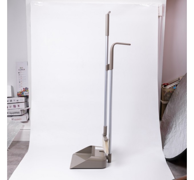 Набір для прибирання щітка та совок з довгою ручкою 82 см, сірий