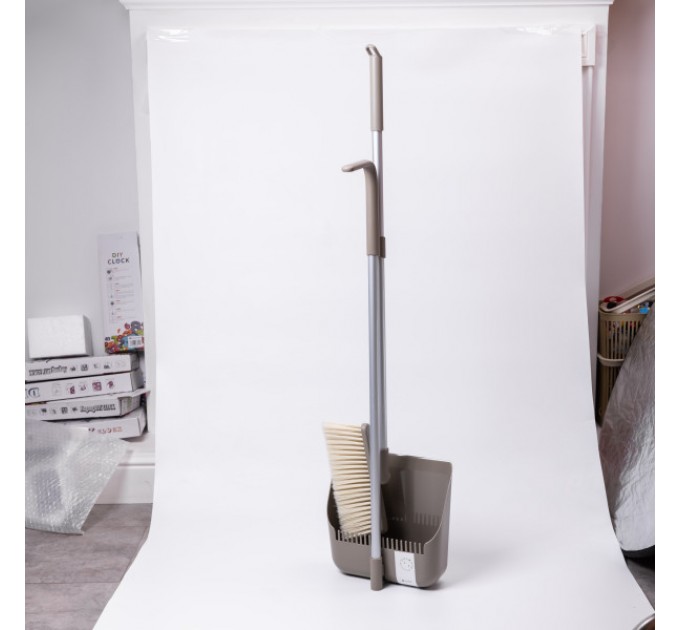 Набір для прибирання щітка та совок з довгою ручкою 82 см, сірий